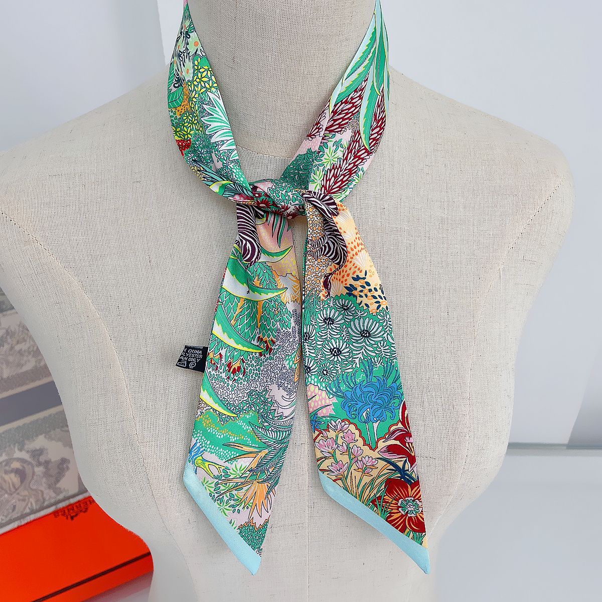 Bufanda larga con estampado de - Travel Accessories Gifts For Women reseña y precio